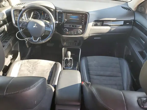 JA4AD3A38KZ044727 2019 MITSUBISHI OUTLANDER - Image 8