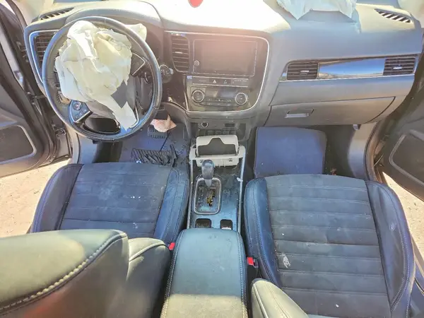JA4AD3A38KZ045148 2019 MITSUBISHI OUTLANDER - Image 8