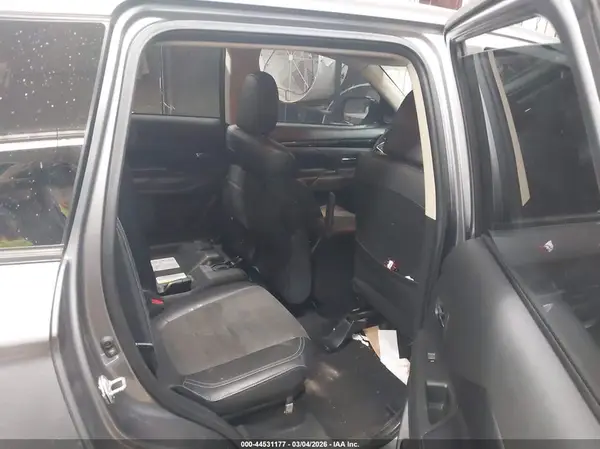 JA4AD3A38KZ049054 2019 MITSUBISHI OUTLANDER - Image 8