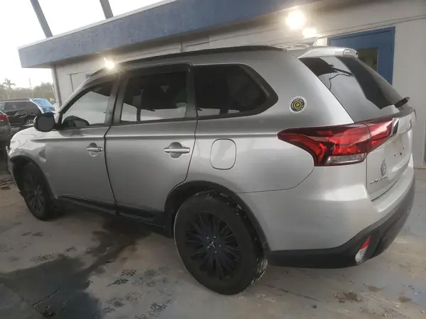 JA4AD3A38LJ000369 2020 MITSUBISHI OUTLANDER - Image 2