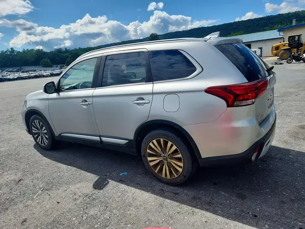 JA4AD3A38LJ000551 2020 MITSUBISHI OUTLANDER - Image 2