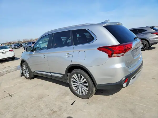 JA4AD3A38LJ000601 2020 MITSUBISHI OUTLANDER - Image 2