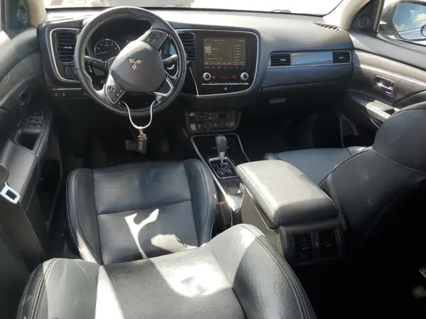 JA4AD3A38LJ000694 2020 MITSUBISHI OUTLANDER - Image 8