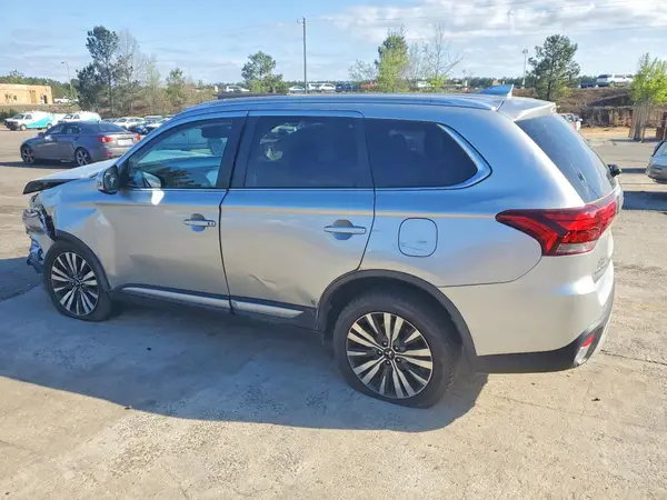JA4AD3A38LJ001005 2020 MITSUBISHI OUTLANDER - Image 2