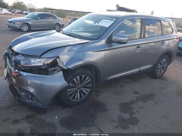 JA4AD3A38LZ004097 2020 MITSUBISHI OUTLANDER - Image 2