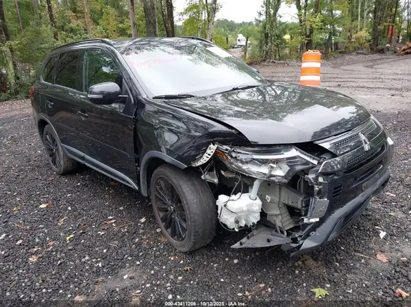 JA4AD3A38LZ022101 2020 MITSUBISHI OUTLANDER - Image 1