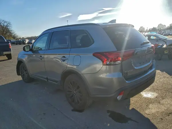JA4AD3A38LZ023717 2020 MITSUBISHI OUTLANDER - Image 2