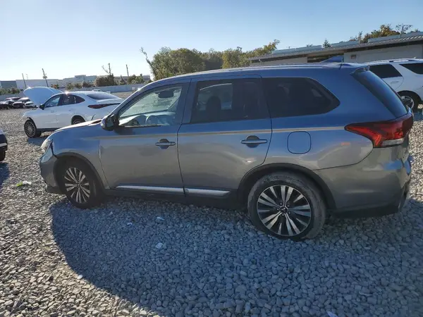 JA4AD3A38LZ023992 2020 MITSUBISHI OUTLANDER - Image 2
