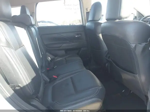 JA4AD3A38LZ032627 2020 MITSUBISHI OUTLANDER - Image 8