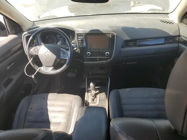 JA4AD3A38LZ039044 2020 MITSUBISHI OUTLANDER - Image 8