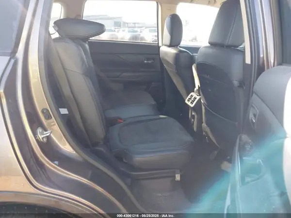 JA4AD3A38LZ042025 2020 MITSUBISHI OUTLANDER - Image 8