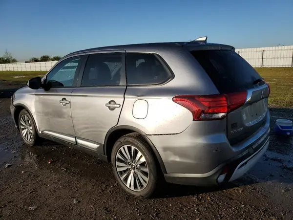 JA4AD3A38LZ042266 2020 MITSUBISHI OUTLANDER - Image 2