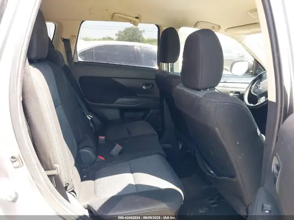 JA4AD3A39GZ001294 2016 MITSUBISHI OUTLANDER - Image 8