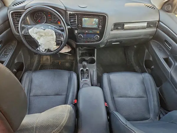 JA4AD3A39GZ001859 2016 MITSUBISHI OUTLANDER - Image 8