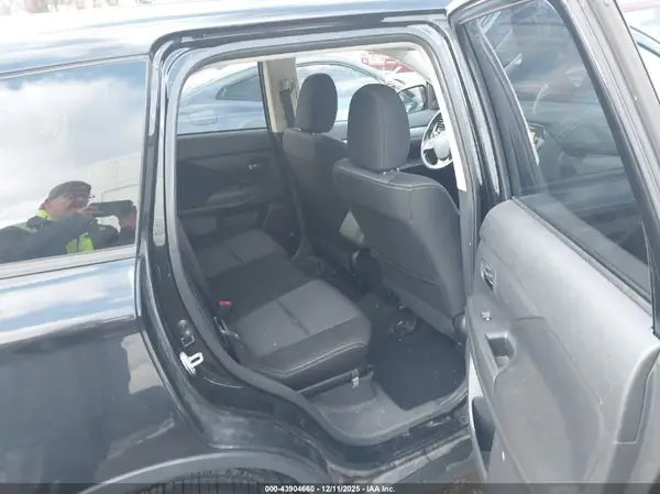 JA4AD3A39GZ004955 2016 MITSUBISHI OUTLANDER - Image 8
