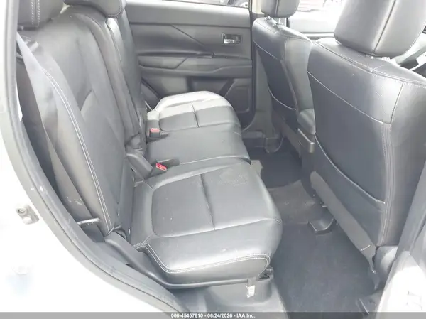 JA4AD3A39GZ006401 2016 MITSUBISHI OUTLANDER - Image 8