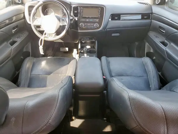JA4AD3A39GZ015647 2016 MITSUBISHI OUTLANDER - Image 8