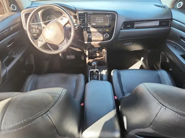 JA4AD3A39GZ016796 2016 MITSUBISHI OUTLANDER - Image 8