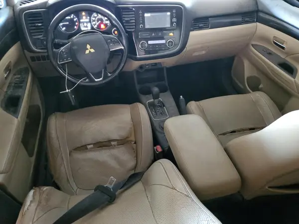 JA4AD3A39GZ033355 2016 MITSUBISHI OUTLANDER - Image 8