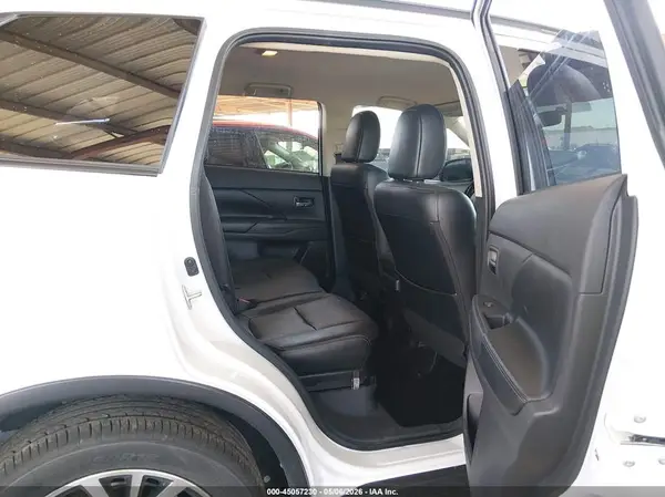 JA4AD3A39GZ038894 2016 MITSUBISHI OUTLANDER - Image 8
