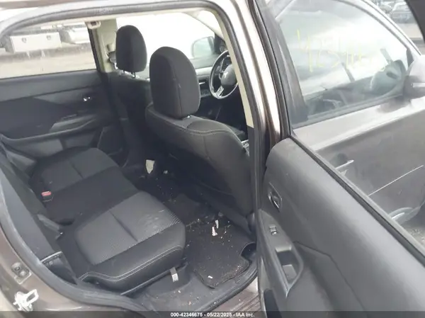 JA4AD3A39GZ047742 2016 MITSUBISHI OUTLANDER - Image 8