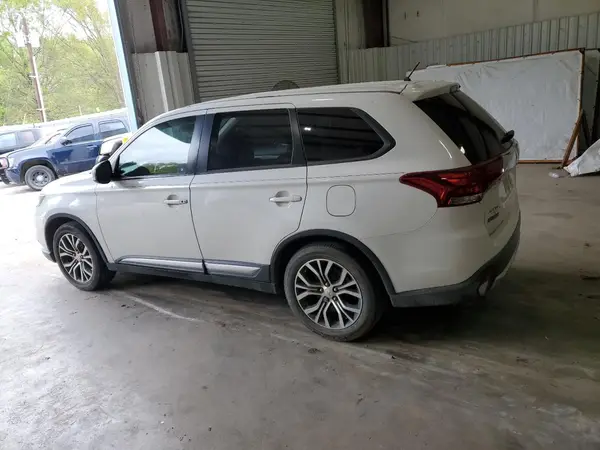 JA4AD3A39GZ050849 2016 MITSUBISHI OUTLANDER - Image 2