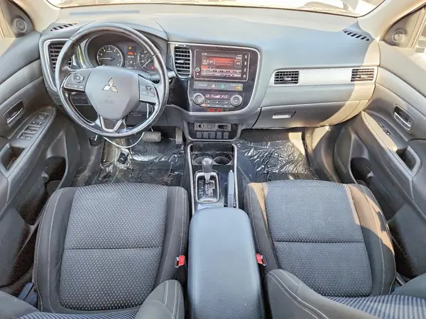 JA4AD3A39HZ000289 2017 MITSUBISHI OUTLANDER - Image 8