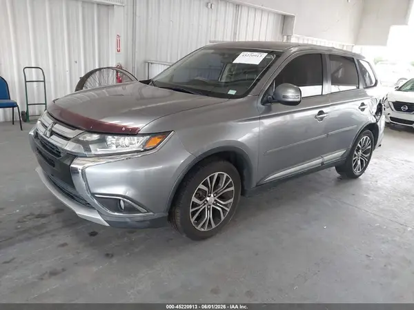 JA4AD3A39HZ005668 2017 MITSUBISHI OUTLANDER - Image 2