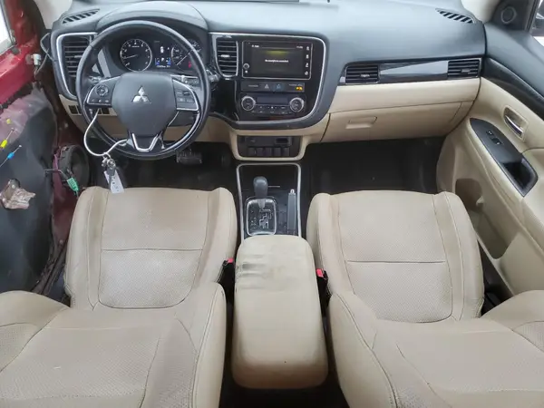 JA4AD3A39HZ007615 2017 MITSUBISHI OUTLANDER - Image 8