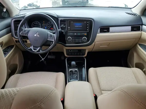 JA4AD3A39HZ008456 2017 MITSUBISHI OUTLANDER - Image 8