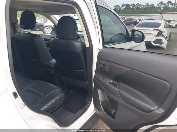 JA4AD3A39HZ010630 2017 MITSUBISHI OUTLANDER - Image 8