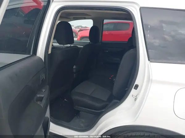JA4AD3A39HZ013897 2017 MITSUBISHI OUTLANDER - Image 8