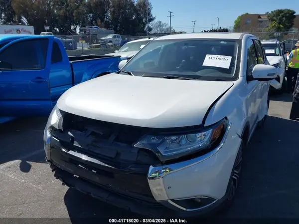 JA4AD3A39HZ014158 2017 MITSUBISHI OUTLANDER - Image 2