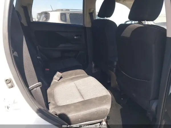 JA4AD3A39HZ014158 2017 MITSUBISHI OUTLANDER - Image 8