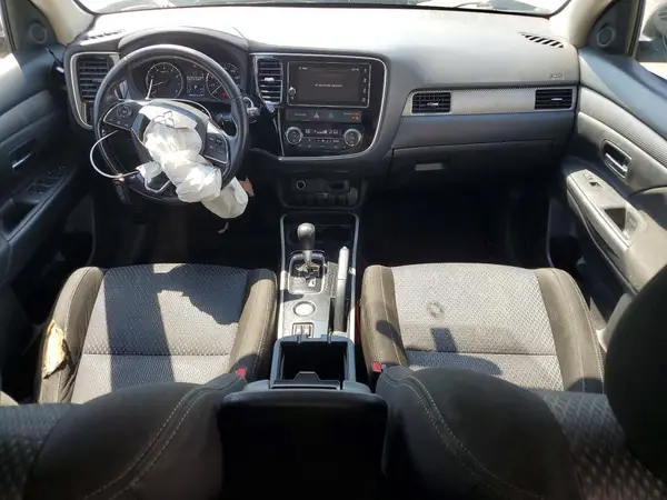 JA4AD3A39HZ023362 2017 MITSUBISHI OUTLANDER - Image 8