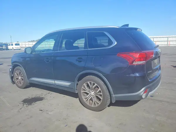 JA4AD3A39HZ032028 2017 MITSUBISHI OUTLANDER - Image 2