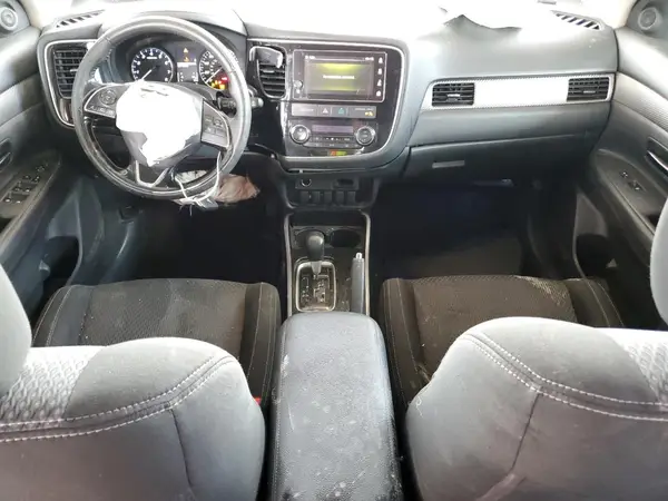 JA4AD3A39HZ040436 2017 MITSUBISHI OUTLANDER - Image 8