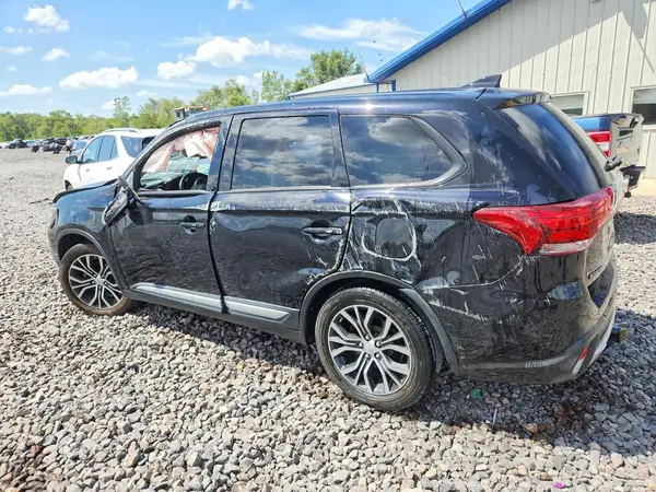 JA4AD3A39HZ042719 2017 MITSUBISHI OUTLANDER - Image 2
