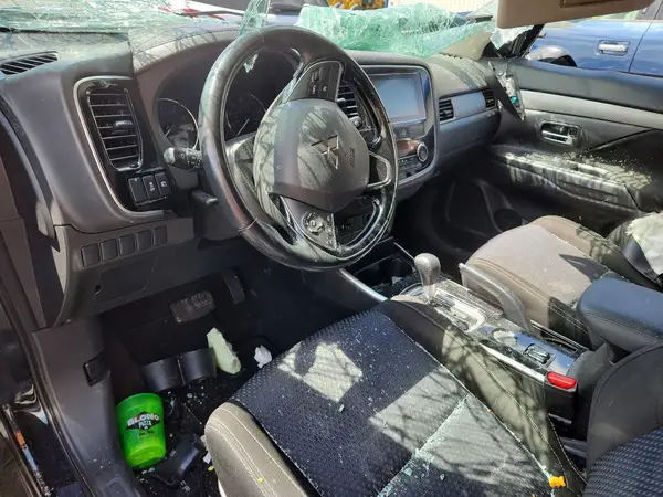 JA4AD3A39HZ042719 2017 MITSUBISHI OUTLANDER - Image 8