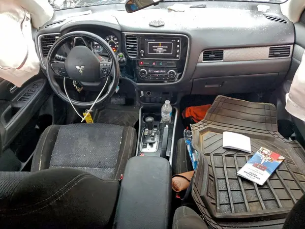 JA4AD3A39HZ044339 2017 MITSUBISHI OUTLANDER - Image 8