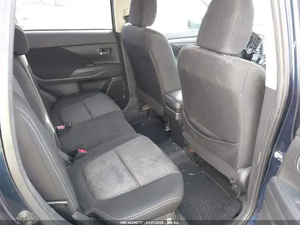 JA4AD3A39HZ054269 2017 MITSUBISHI OUTLANDER - Image 8