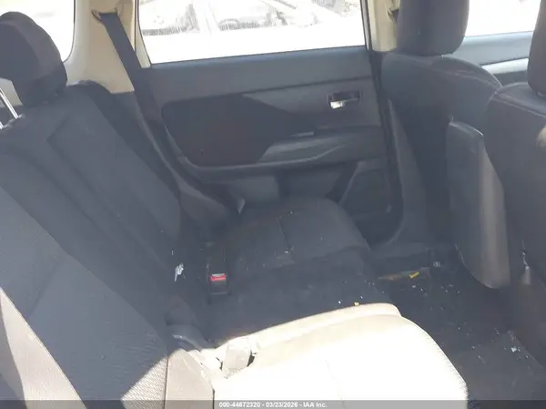 JA4AD3A39HZ054739 2017 MITSUBISHI OUTLANDER - Image 8