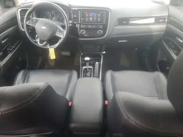 JA4AD3A39HZ057432 2017 MITSUBISHI OUTLANDER - Image 8