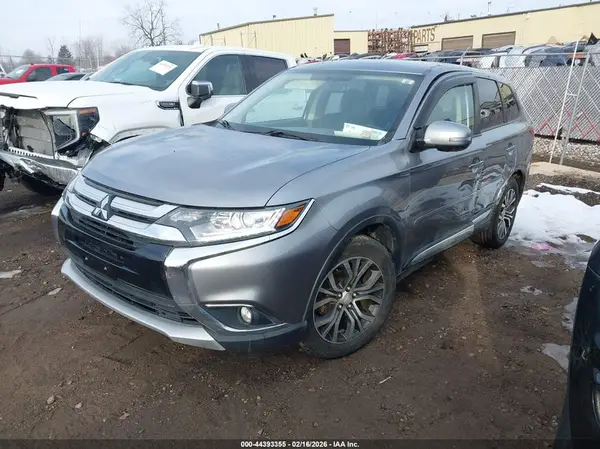 JA4AD3A39HZ060055 2017 MITSUBISHI OUTLANDER - Image 2