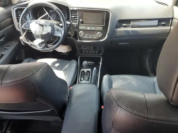 JA4AD3A39HZ060962 2017 MITSUBISHI OUTLANDER - Image 8