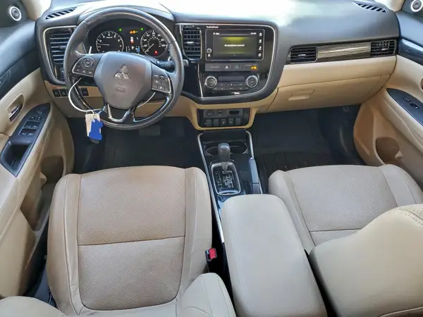 JA4AD3A39HZ062971 2017 MITSUBISHI OUTLANDER - Image 8
