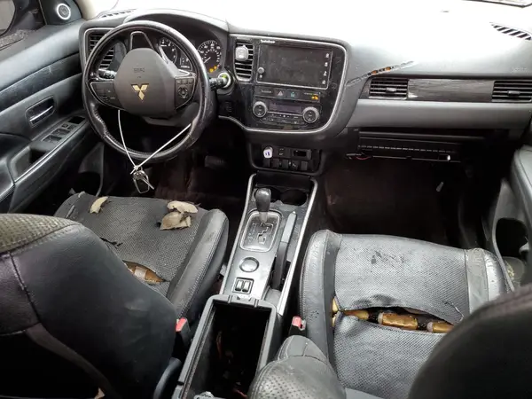 JA4AD3A39HZ063313 2017 MITSUBISHI OUTLANDER - Image 8