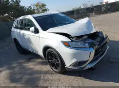 JA4AD3A39HZ068026 2017 MITSUBISHI OUTLANDER