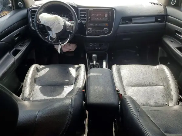 JA4AD3A39JJ001009 2018 MITSUBISHI OUTLANDER - Image 8