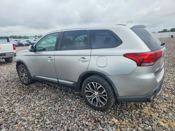 JA4AD3A39JJ002435 2018 MITSUBISHI OUTLANDER - Image 2